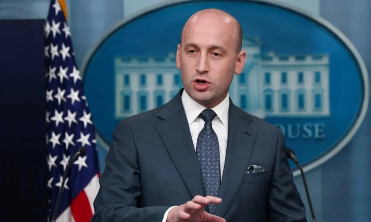 “Cánh tay phải” của ông Trump - Stephen Miller có thể thành tân cố vấn an ninh quốc gia