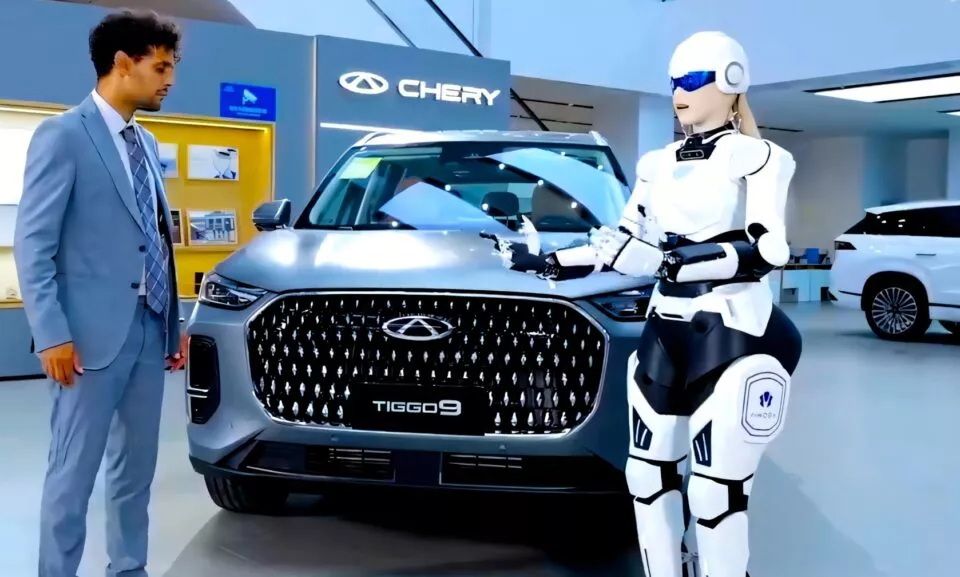 Hãng xe Trung Quốc Chery ra mắt robot bán hàng: Trải nghiệm mới cho khách mua xe