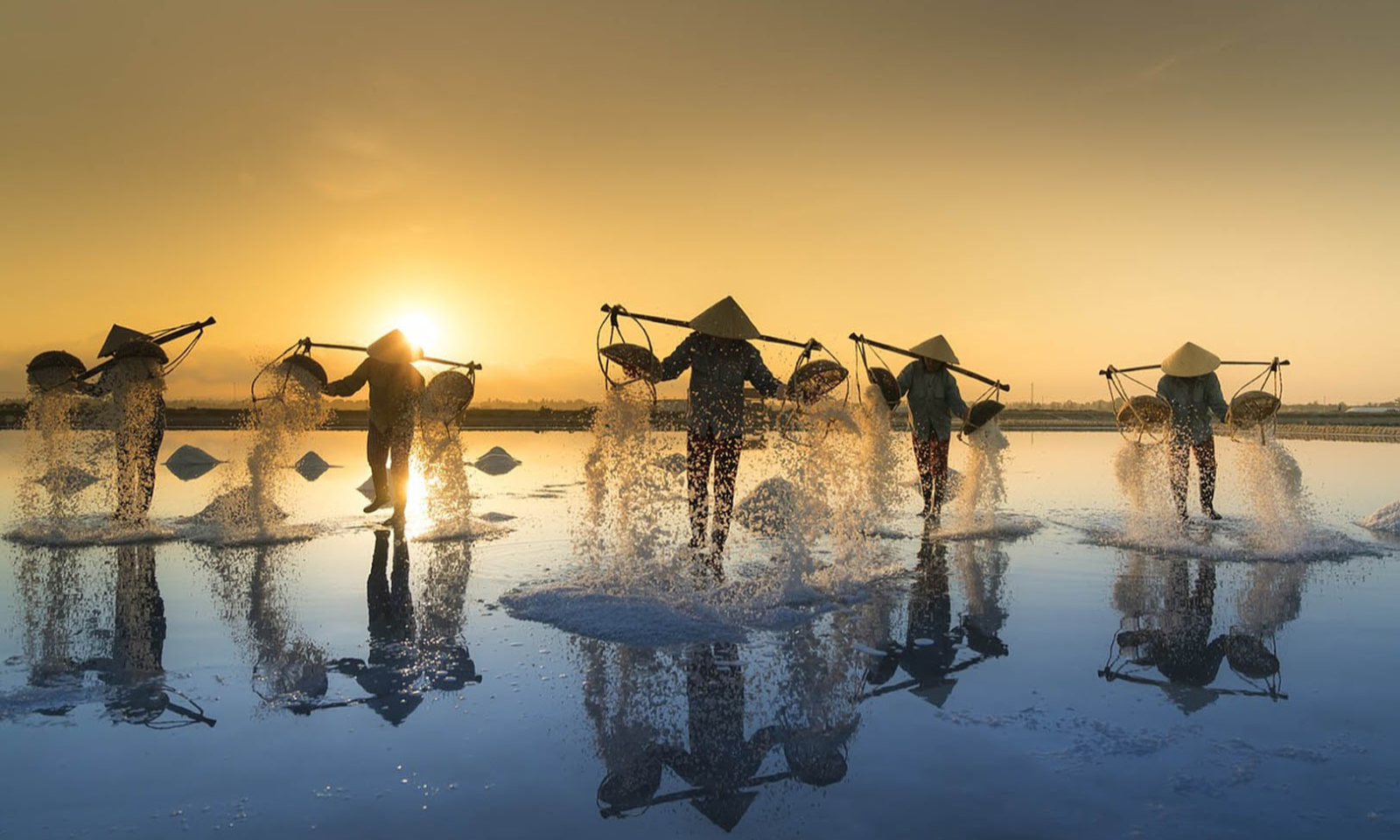 Việt Nam kỳ thú: Sa Huỳnh - Cánh đồng muối giữa hạt nắng miền Trung