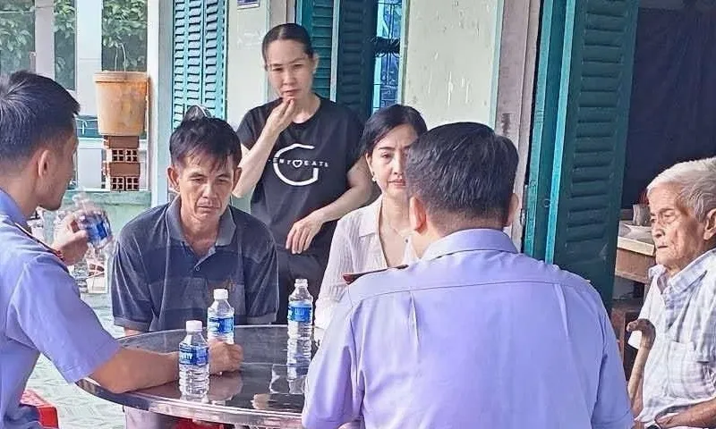 VKSND Tối cao làm việc với gia đình nữ sinh tử vong do xe tải cán ở Vĩnh Long