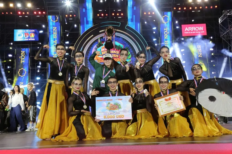lunas-mang-hit-dot-chay-san-khau-dalat-best-dance-crew-202520250506-083341-15