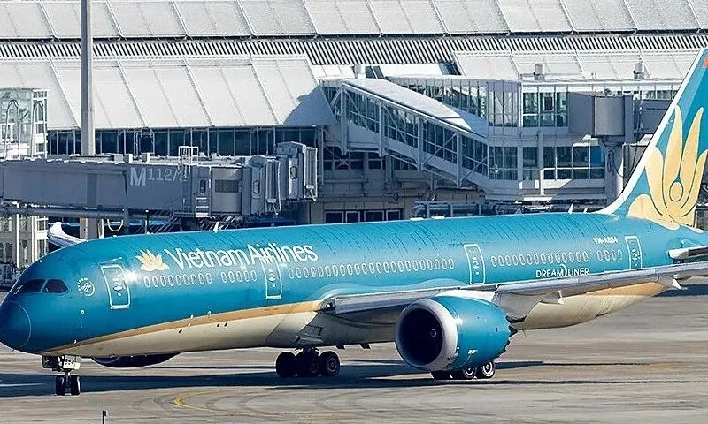 Máy bay Vietnam Airlines đi Đức hạ cánh khẩn để cấp cứu hành khách