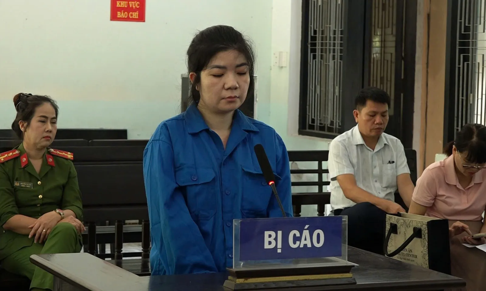 Cựu nhân viên ngân hàng ở Huế lĩnh 12 năm tù vì lừa đảo hơn 1,2 tỷ đồng