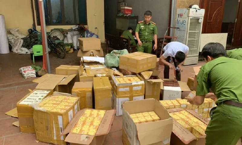 Bắt giữ ô tô chở gần 3.000 bao thuốc lá lậu khi vừa rời khỏi cao tốc