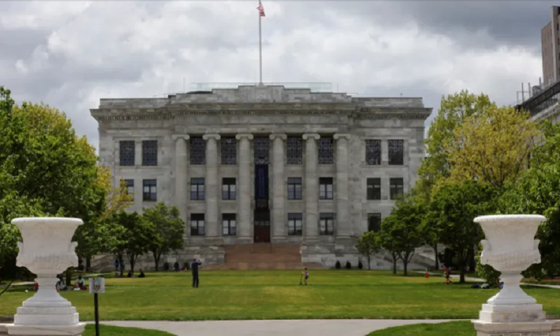 Mỹ tạm dừng tài trợ 8 tỷ USD cho Đại học Harvard giữa loạt cáo buộc quản lý yếu kém