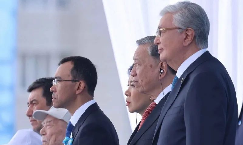Tổng Bí thư Tô Lâm dự duyệt binh Kỷ niệm Ngày Chiến thắng tại Kazakhstan