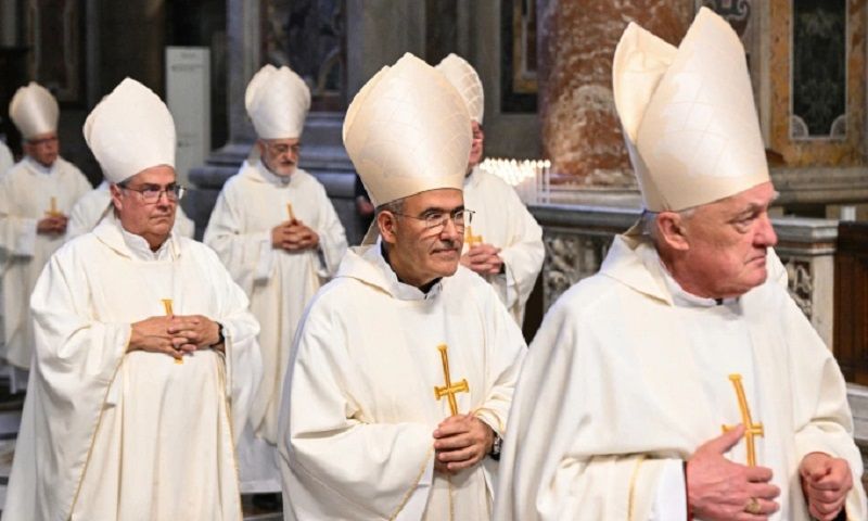 Vatican bắt đầu Mật nghị Hồng y, thế giới chờ đợi tân giáo hoàng