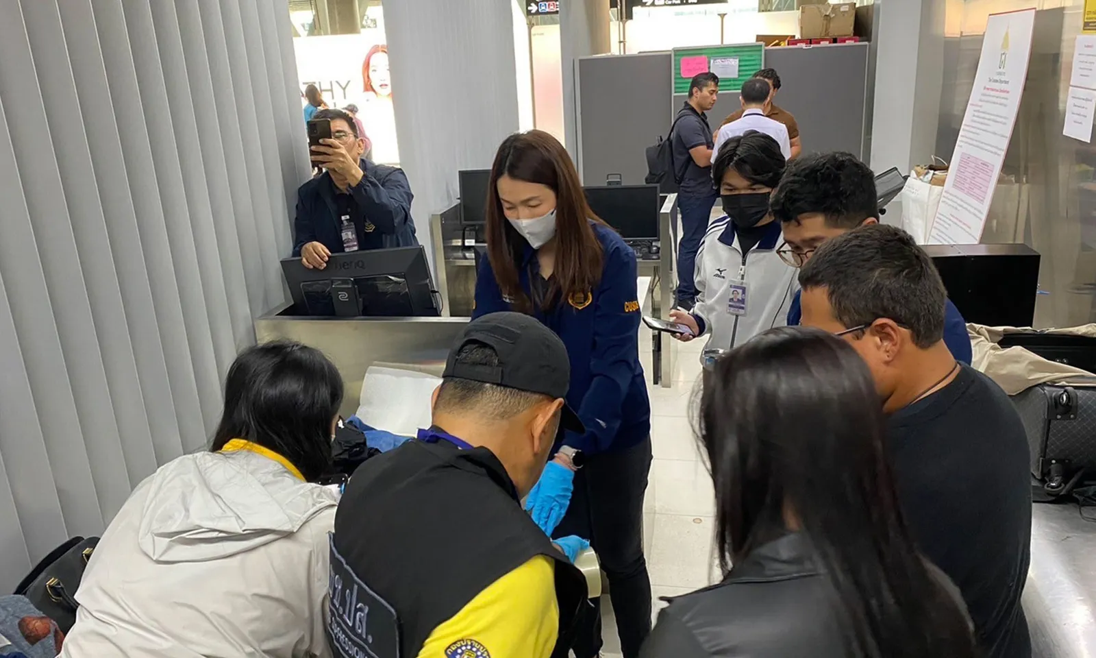 Cặp đôi người Brazil bị bắt khi mang hơn 7 kg cocaine vào Thái Lan