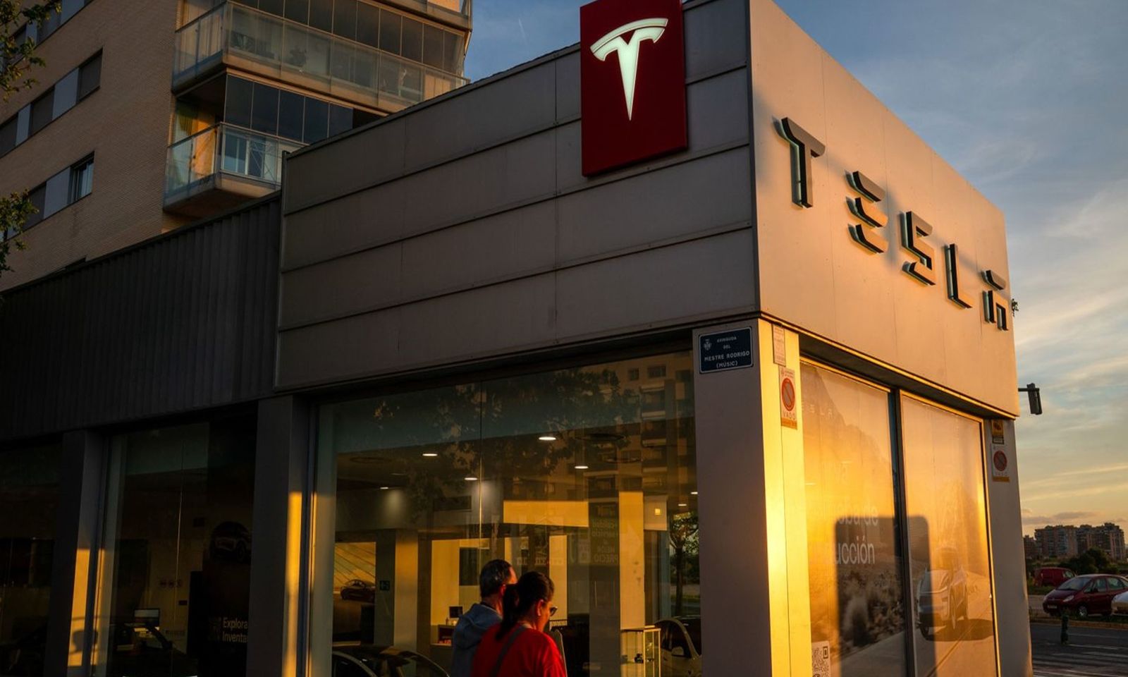 Doanh số bán xe Tesla giảm mạnh trên khắp Châu Âu