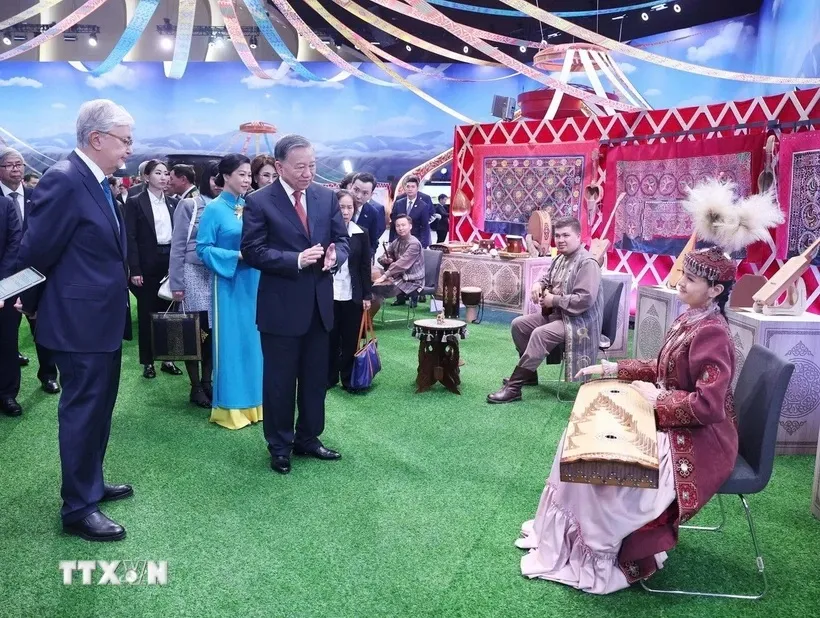tong-bi-thu-to-lam-lang-van-hoa-kazakhstan-4