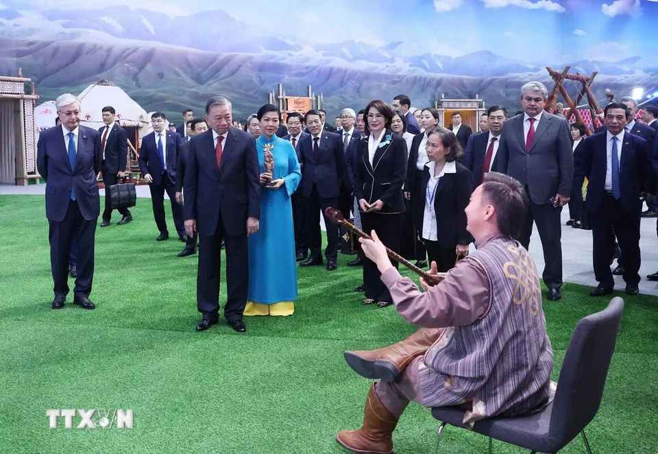 tong-bi-thu-to-lam-lang-van-hoa-kazakhstan-7