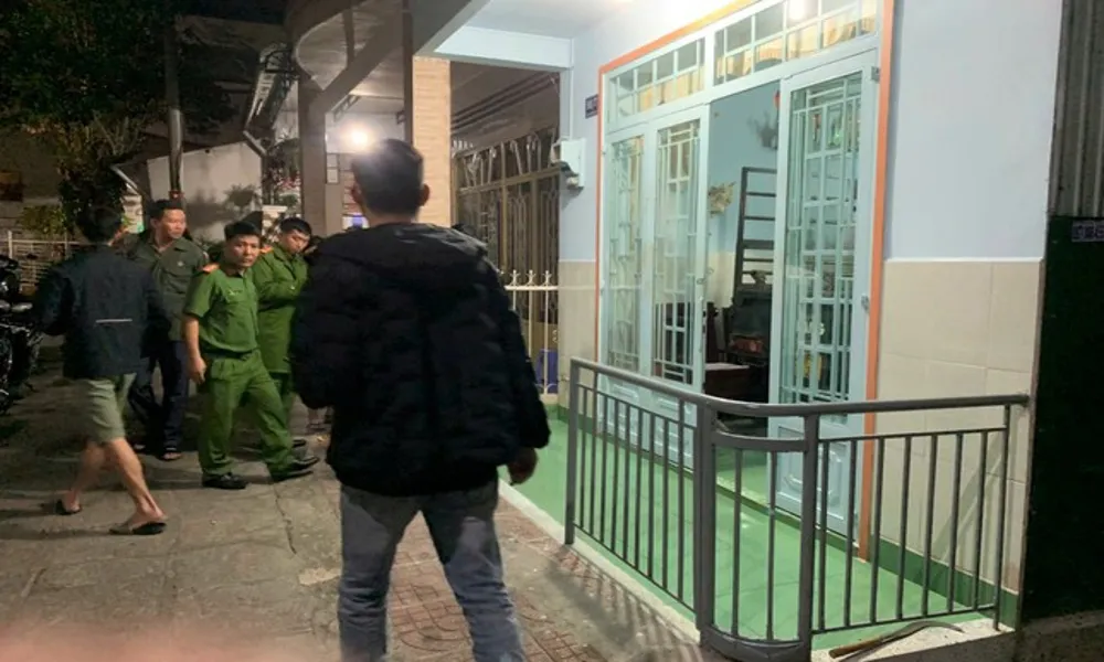 Tìm kiếm nhóm đối tượng chém đứt bàn tay người đàn ông tại khu trọ