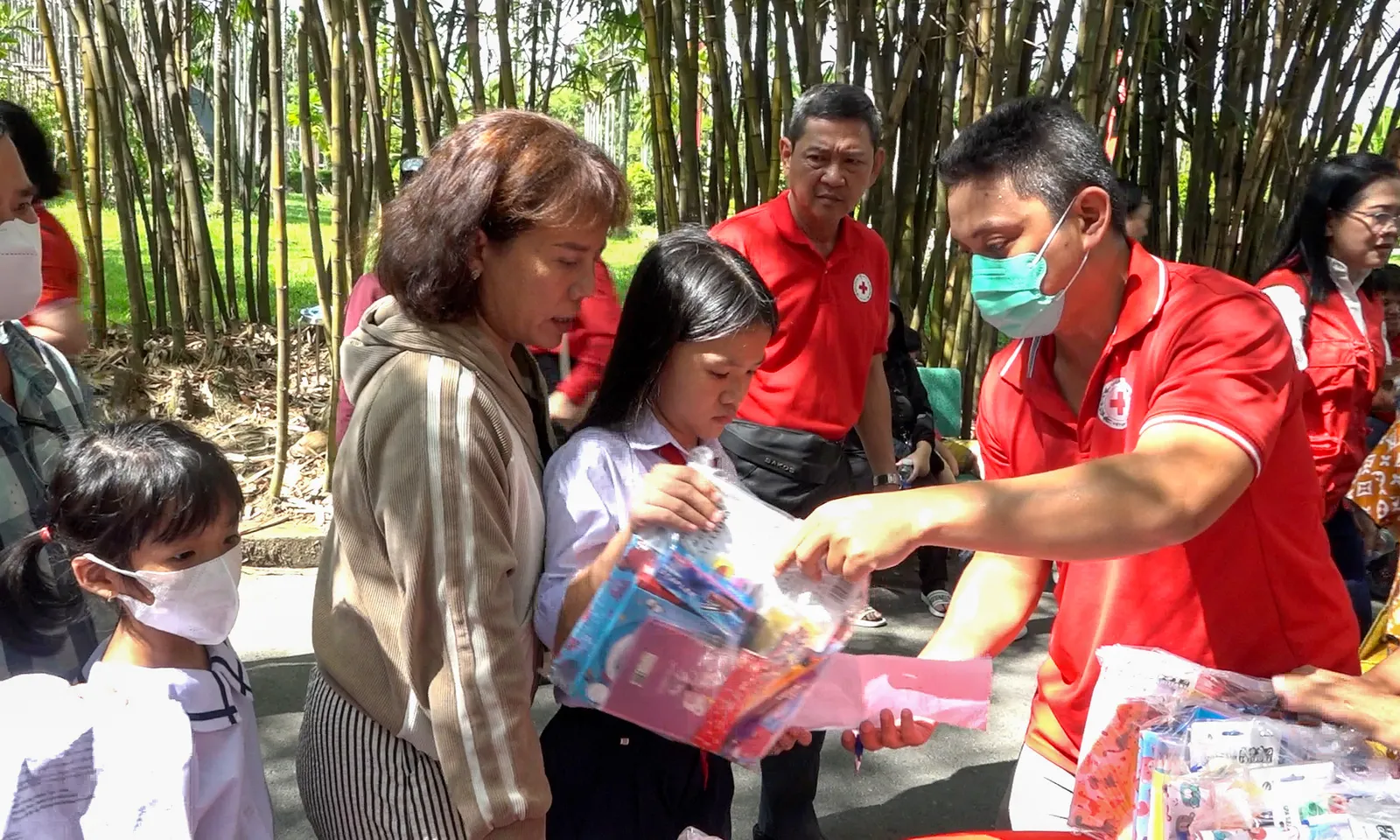 Tháng Nhân đạo 2025: Lan tỏa yêu thương, kết nối triệu trái tim