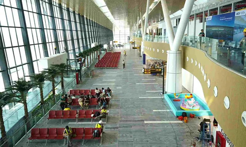 Vì sao nhà ga T3 Tân Sơn Nhất mới khánh thành bị dột sau cơn mưa chiều qua?