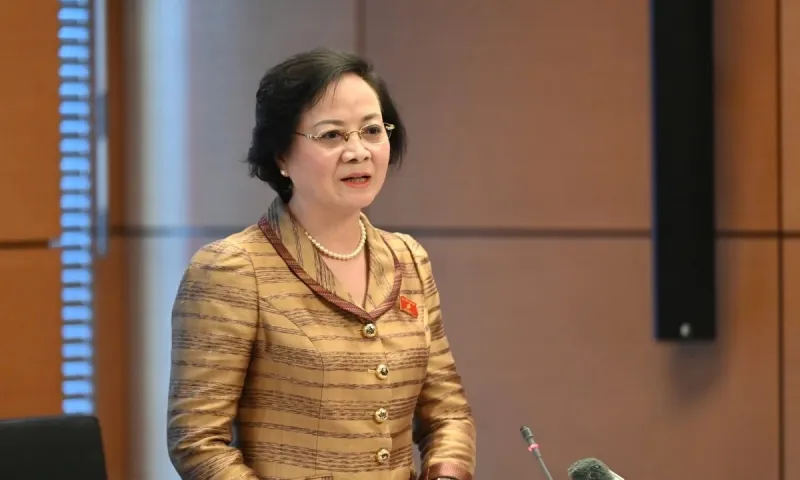 Giữ ngạch công chức để cải cách tiền lương