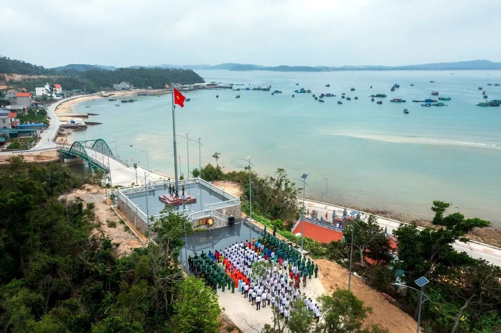 115915-quang-canh-le-thuong-co-tai-xa-dao-thanh-lan-huyen-co-to-quang-ninh-anh-phuong-men-ttxvn-phat