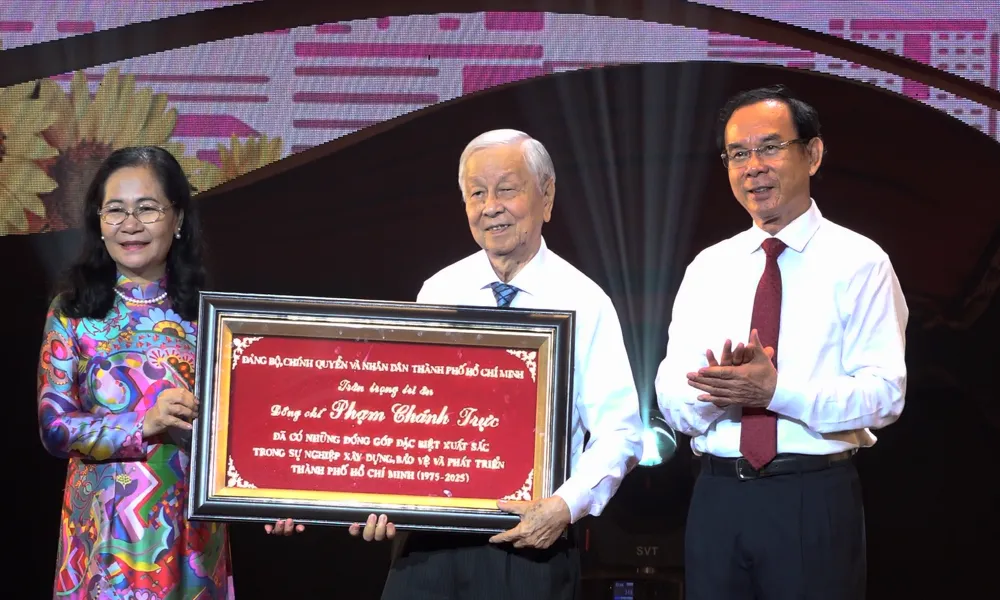 50 ca nhan tieu bieu.00_04_39_09.Still005