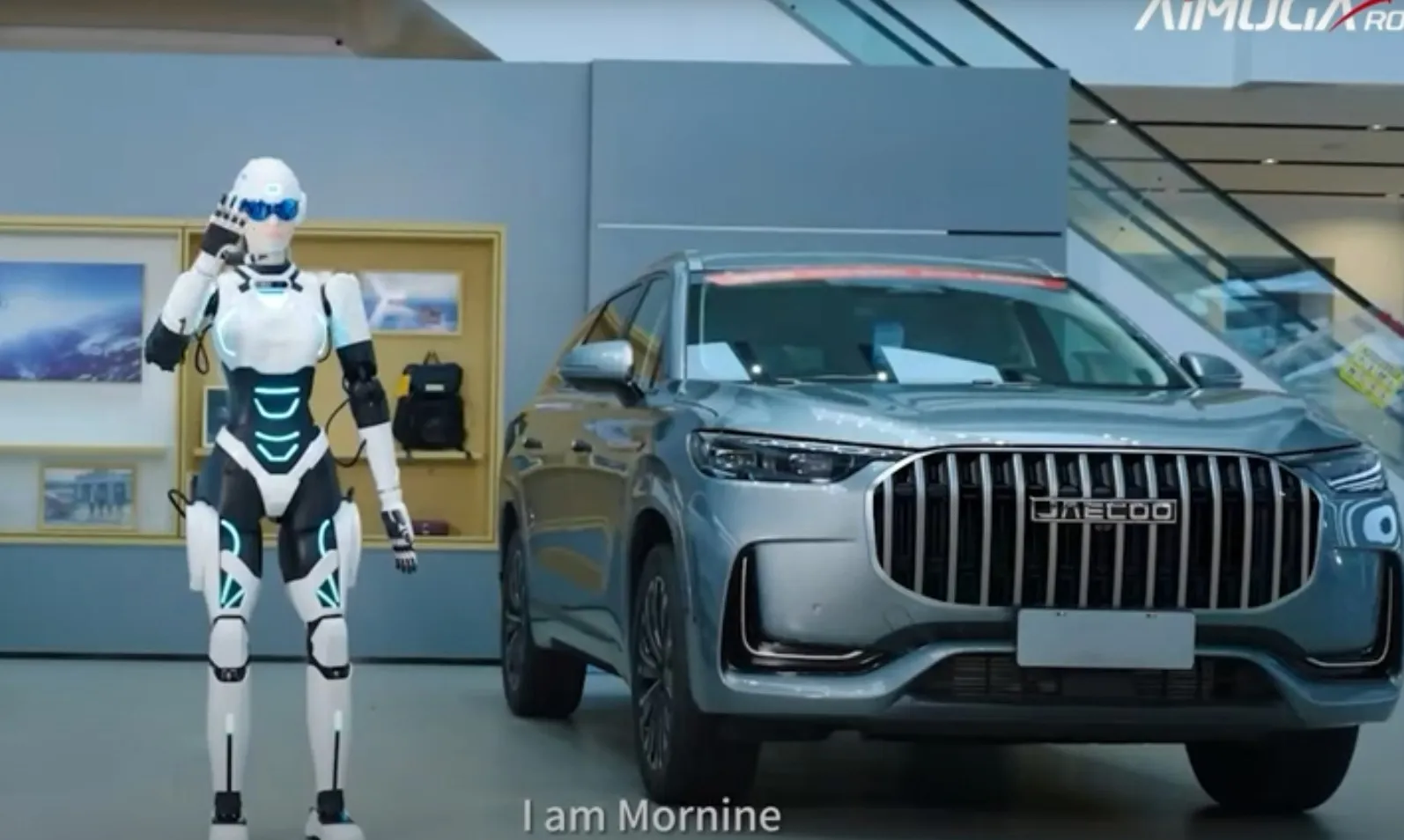 Dùng robot hình người làm nhân viên bán ô tô