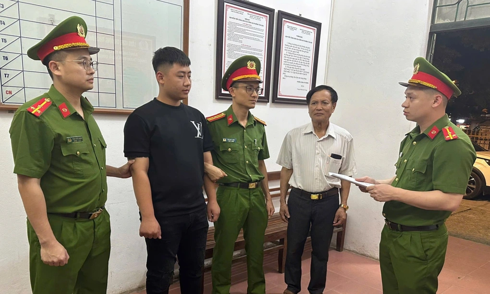 Hai thanh niên biến đất rừng thành mỏ đất lậu