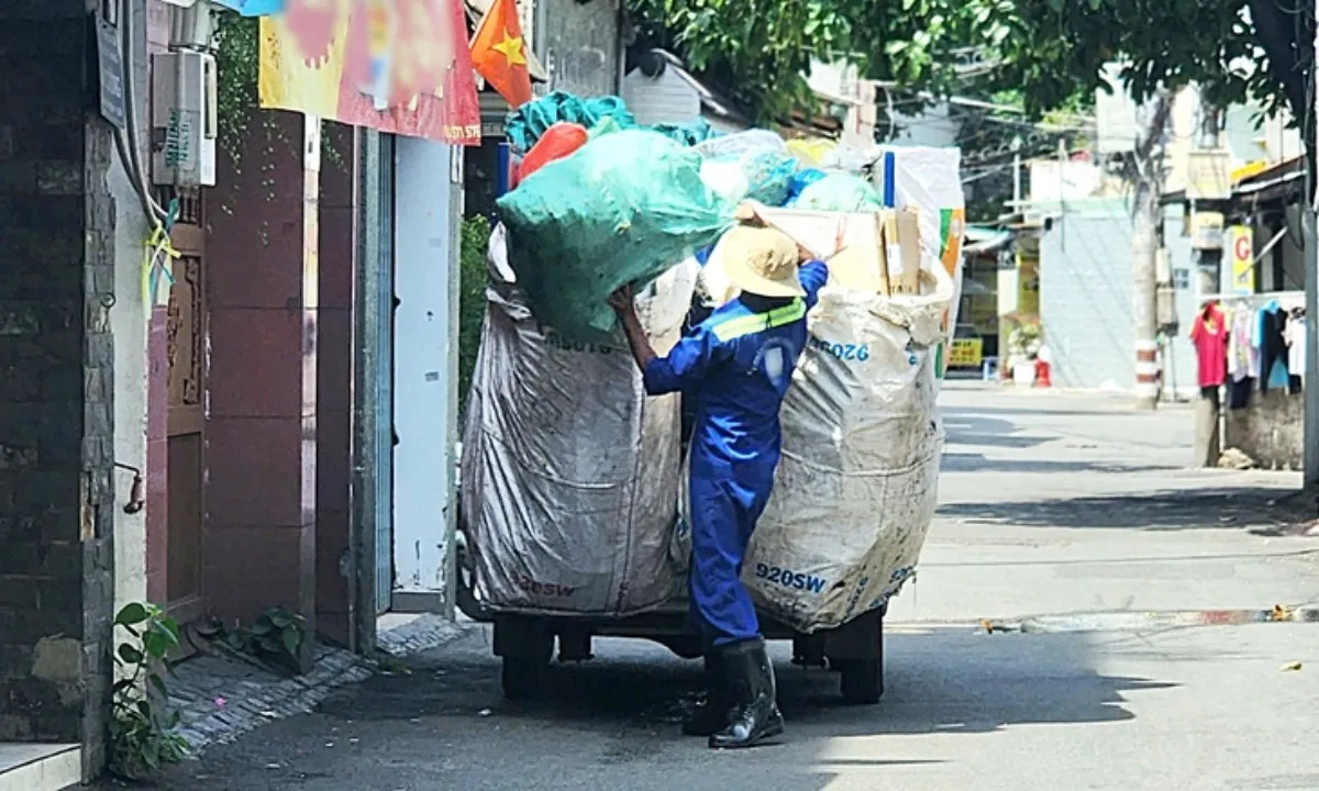 TPHCM áp dụng mức thu tiền rác mới từ 1/6: Không còn “mỗi nơi mỗi giá”
