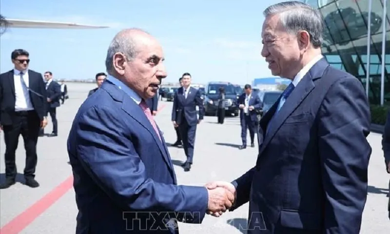 Tổng Bí thư kết thúc chuyến thăm Azerbaijan, tiếp tục chuyến công du tại Nga