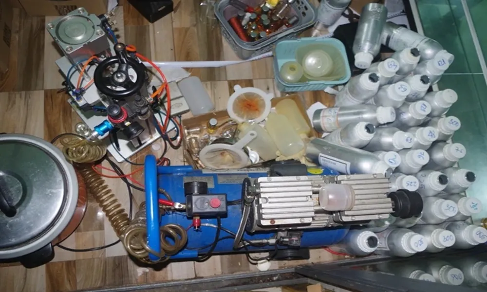 Triệt phá đường dây sản xuất nước hoa giả quy mô lớn tại Bình Phước
