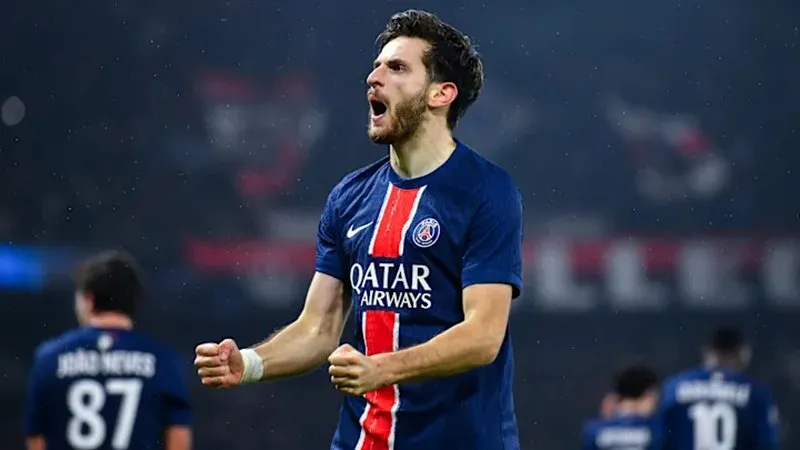 Kvaratskhelia thi đấu cực hay trong 2 lượt trận và loại Arsenal ở Bán kết Champions League. Ảnh: Internet