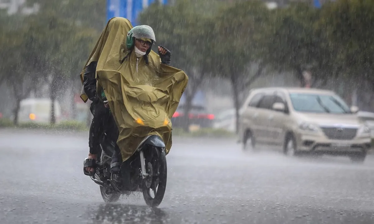 Thời tiết 10/5: Cả nước có mưa lớn, cảnh báo dông lốc