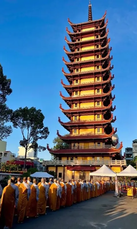 Tháp Đa Bảo Ảnh Giacngoonline