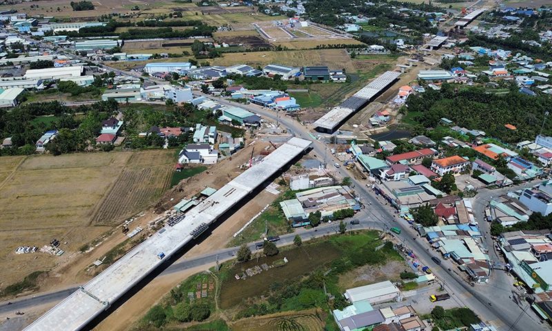 Hoàn thành cầu vượt ngang Vành đai 3 TPHCM