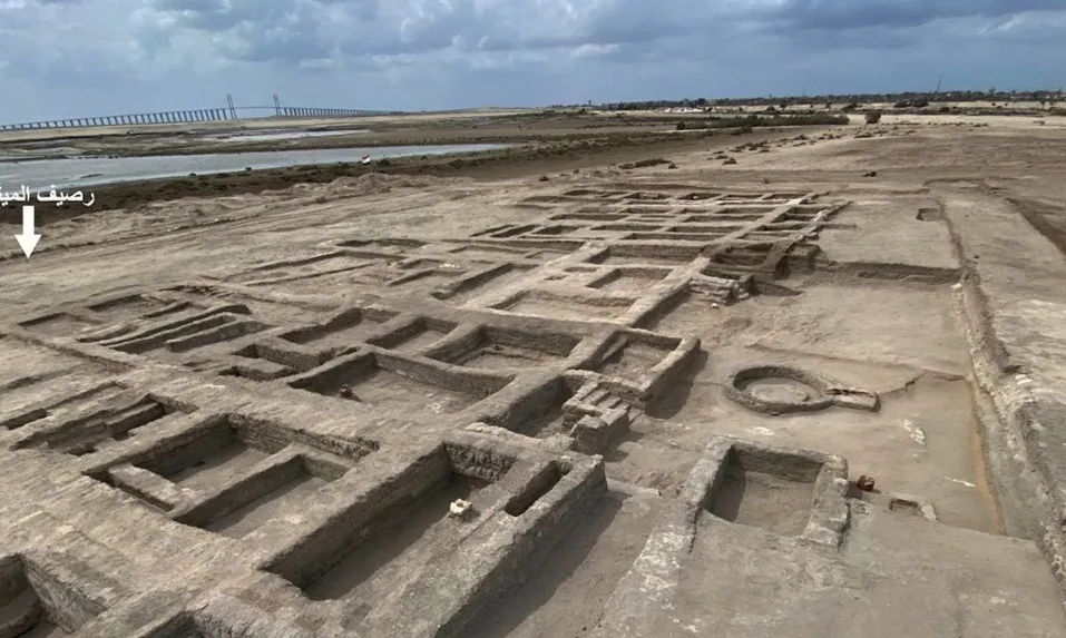 Lạc vào pháo đài 2.000 năm tuổi khi lần theo con đường cổ giữa sa mạc