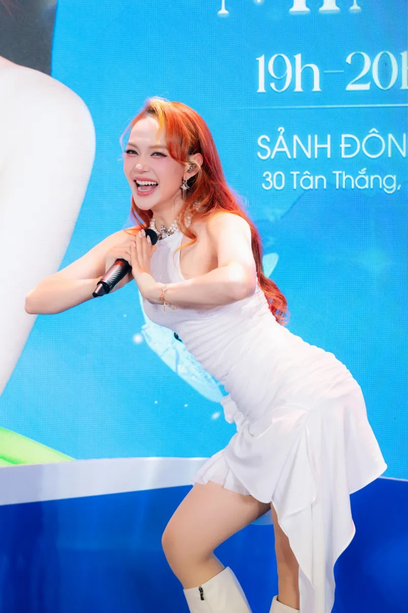 minh-hang-ngoc-sac-lien-huong6