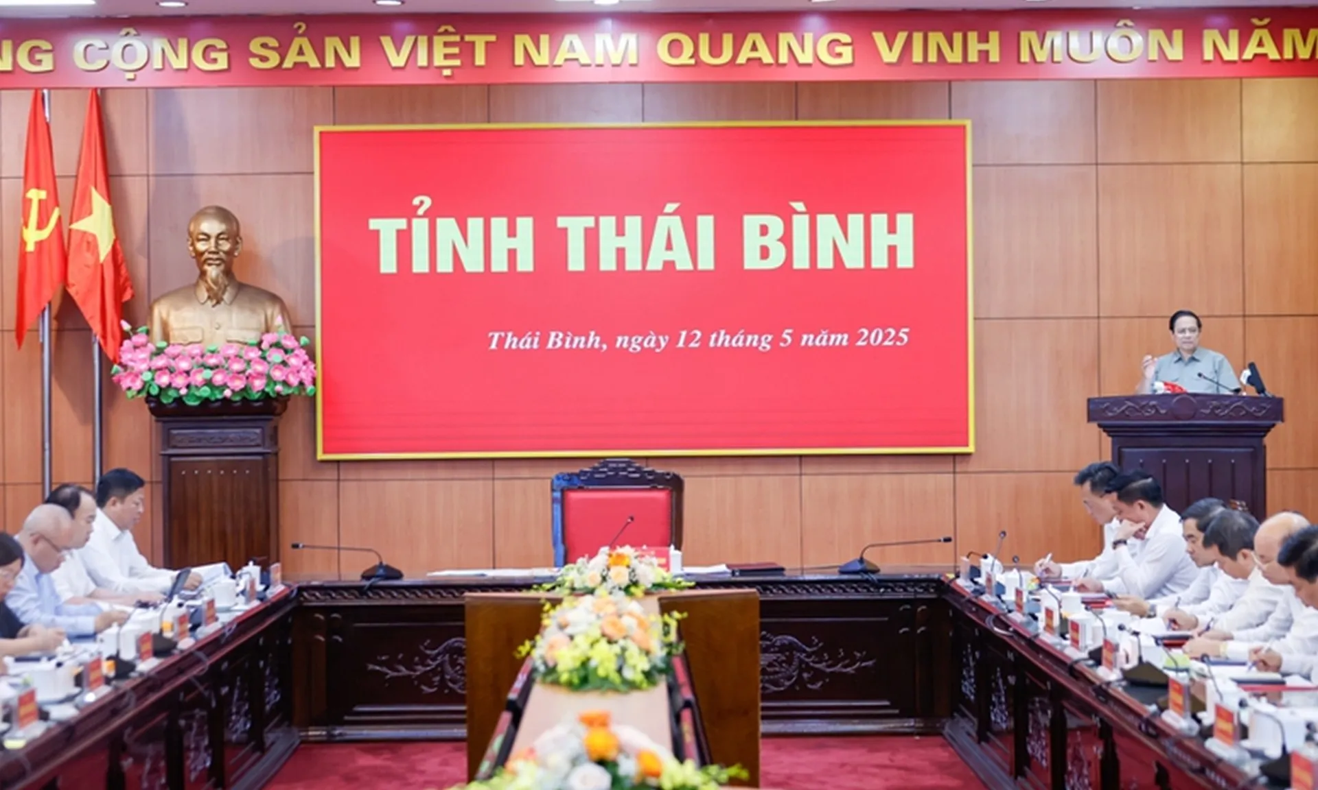 thu-tuong-nguyen-minh-chinh-120525-1