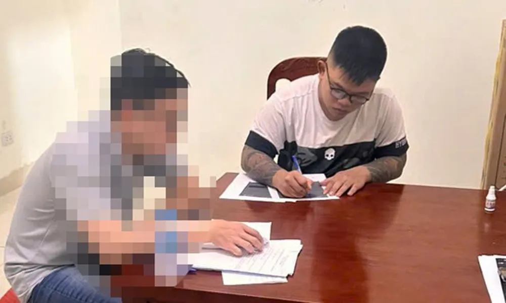17 tuổi, cầm đầu đường dây đưa người sang Campuchia làm việc chui