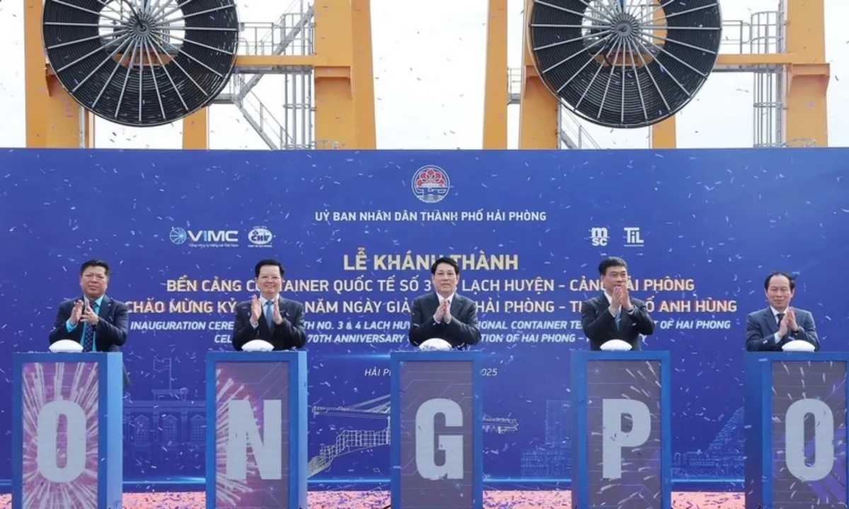 1305-chu-tich-nuoc-khanh-thanh-ben-cang-container-hai-phong