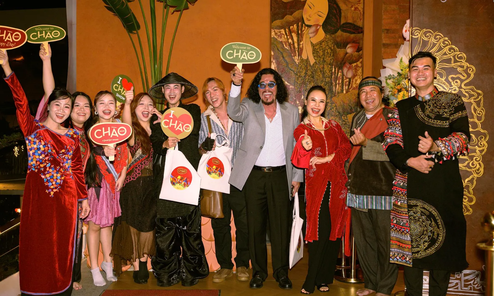 CHÀO SHOW – Làn gió mới cho du lịch văn hóa đêm TPHCM