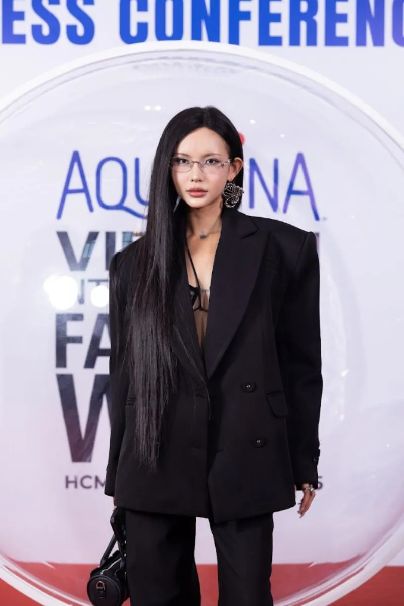 Aquafina Vietnam International Fashion Week (3)