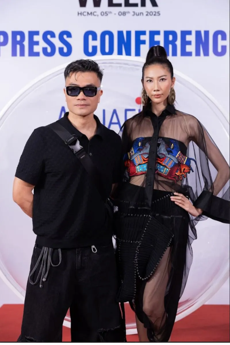 Aquafina Vietnam International Fashion Week (4)