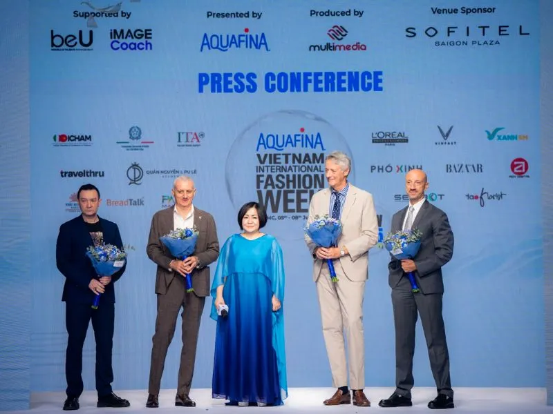 AQUAFINA VIETNAM INTERNATIONAL FASHION WEEK (5)