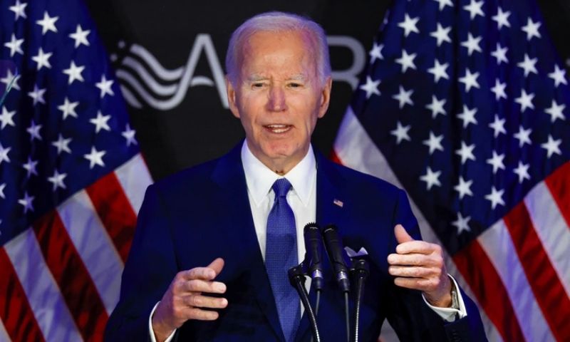 Sức khỏe ông Biden lại thu hút sự chú ý