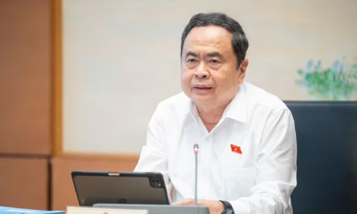 Chủ tịch Quốc hội ký các nghị quyết về công tác cán bộ