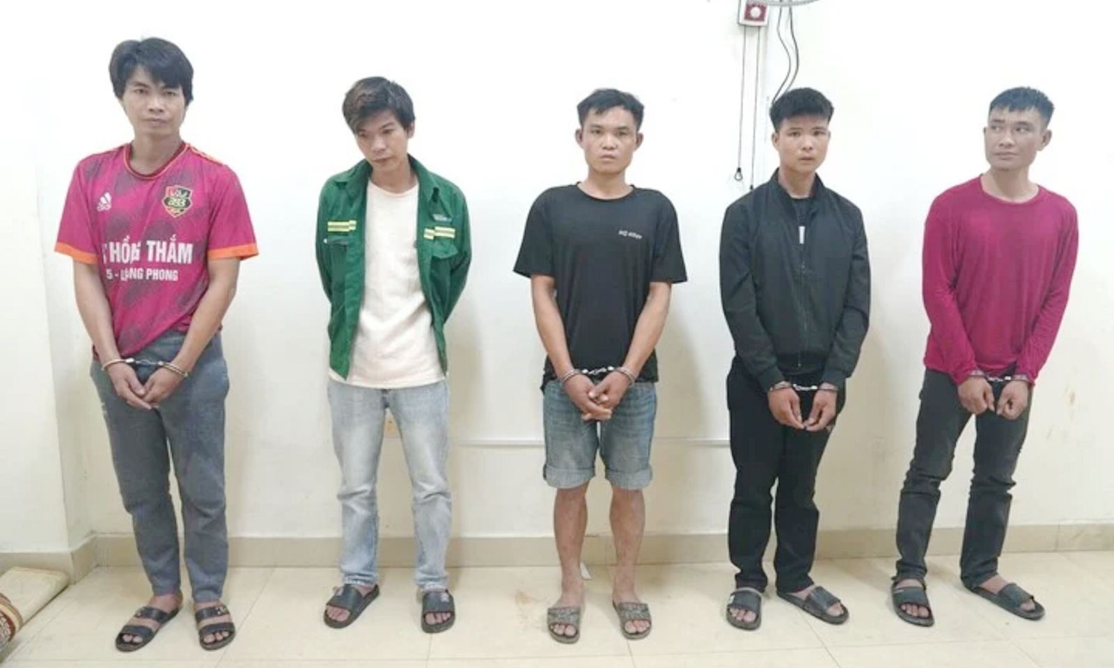 Bắt nhóm nghiện ma túy chuyên cướp giật tài sản người đi đường
