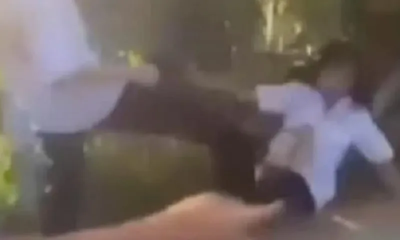 Xử lý nghiêm vụ nữ sinh đánh bạn và quay clip tung lên mạng xã hội