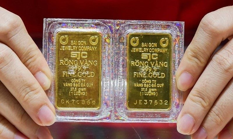 Giá vàng 13/5: Thế giới giảm gần 100 USD, trong nước lệch nhịp