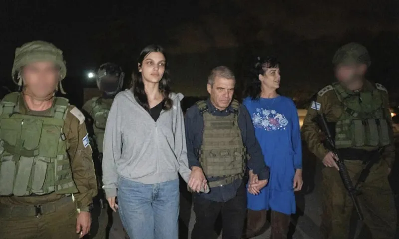 hamas thả hai con tin người Mỹ ap