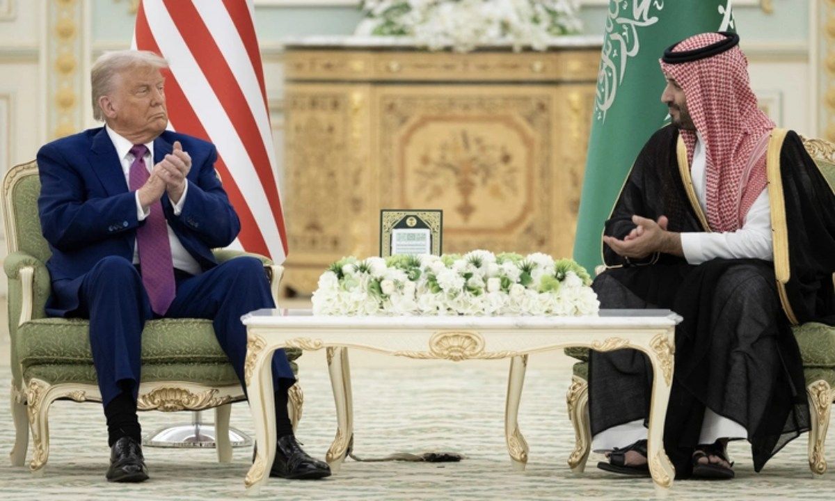 Mỹ ký siêu thỏa thuận quân sự 142 tỉ USD với Saudi Arabia