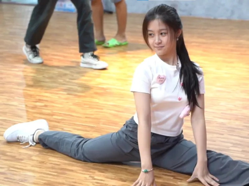 lat-mat-8-nhom-delight