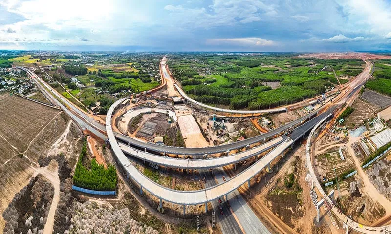 tuyến T1 dài hơn 4km kéo dài từ phía Tây sân bay Long Thành đến QL51