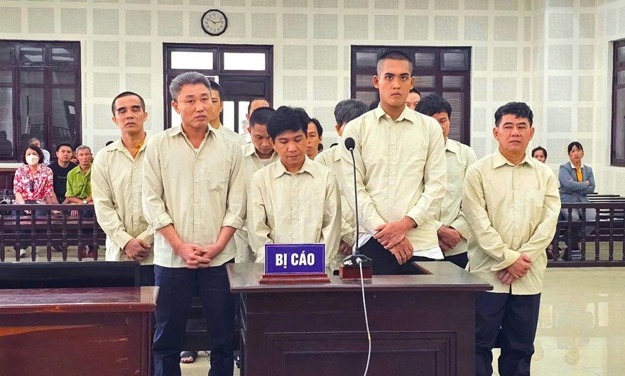 Tuyên án 13 bị cáo trong vụ sản xuất, buôn bán 1,6 triệu cuốn sách giáo khoa giả