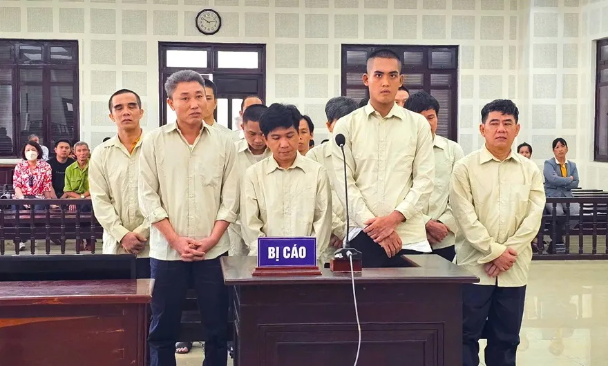 Tuyên án 13 bị cáo trong vụ sản xuất, buôn bán 1,6 triệu cuốn sách giáo khoa giả
